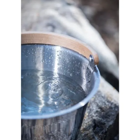 Avslappnad bastubalja, stål