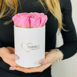 Blomlåda Inspiruj - Rosa låda med tvålrosor - nr 17 Mix fuchsia grön gul