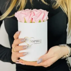 Blomlåda Inspiruj - Rosa låda med tvålrosor - nr 17 Mix fuchsia grön gul