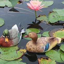 Damm Flytande Anka Staty Flytande Dammdekor Anka Skulptur för Trädgård Damm Pooldekor