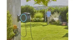 Gardena Batteridriven väggslanglåda PowerRoll 40 Meter - Solo
