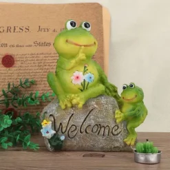 Hartsdjur Sittande Stenfigur Dekoration Gräsmatta Trädgård Innergård Ornament