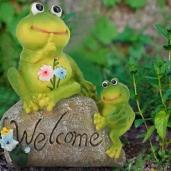 Hartsdjur Sittande Stenfigur Dekoration Gräsmatta Trädgård Innergård Ornament