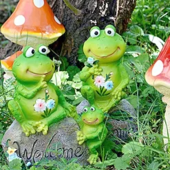 Hartsdjur Sittande Stenfigur Dekoration Gräsmatta Trädgård Innergård Ornament