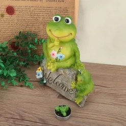 Hartsdjur Sittande Stenfigur Dekoration Gräsmatta Trädgård Innergård Ornament