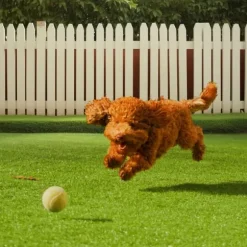 Konstgräsplattor 18-pack 305x305 mm, självdränerande, perfekt för mångsidig inomhus- och utomhusbruk.