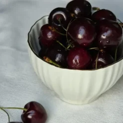 Körsbärsträd - Prunus avium - Sötkörsbär - Höjd 90-110cm - ⌀23cm