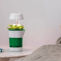 LED Växtlampa med Självvattnande Kruka – Fullspektrum Växtbelysning