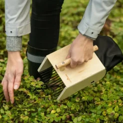 MARJUKKA BÄRPLOCKARE PRO LITEN, bärplockare trä marjukka, bärplockare plywood