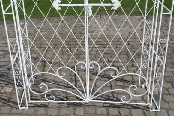 Melissa Metal Rose Arch with Gate - White, Climbing Plant Support, Garden Decor, 220x120x40cm