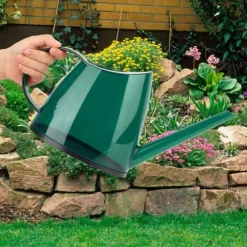 Modern otäckt trädgårdsblomspruta med lång pip, godisfärgad vattenkanna 1,2 l (grön)