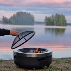 Mustang Eldstad Burbank