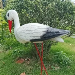 OBOSOE Art Deco-staty av Vit Trana med Avtagbara Röda Trådfötter – Hållbar Plast, Väderbeständig Utomhusdekoration till Trädgård, Halloween