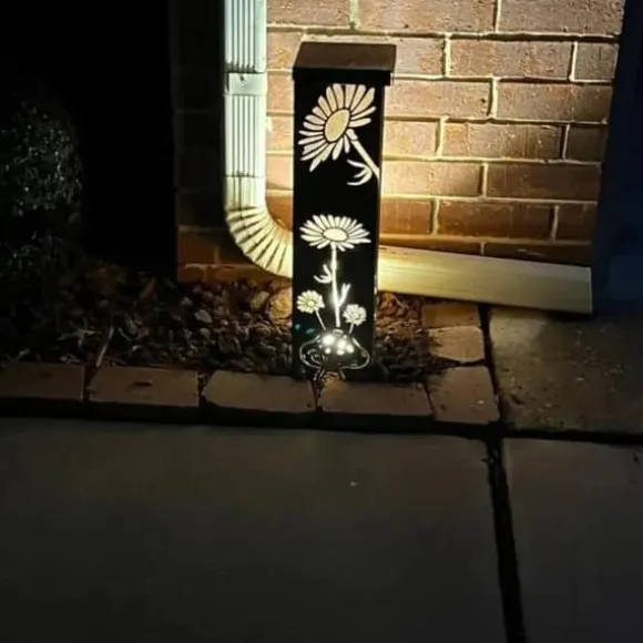 OBOSOE Handsvetsad Rustik Trädgårdspelare - Fe & Svampprydnad i Metall med Blommönster • Klätterväxtstöd • Kamouflerar Utomhuslådor