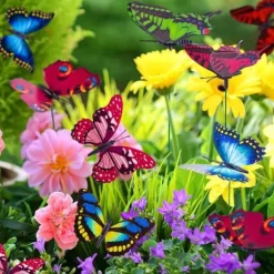 OBOSOE 50-pack Avtagbara 3D Fjäril Trädgårdsdekoration – Vattentäta PVC Blompinne Prydnader för Utomhusbruk