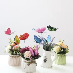 OBOSOE 52-pack Trädgårdsdekoration – 3D PVC Fjärilar på Pinnar & Trollsländor med Klämma,för Utomhus Blomster- & Balkongdekor