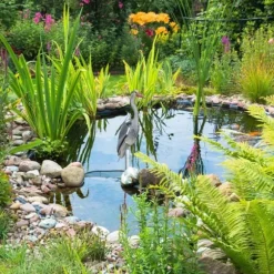 Relaxdays Dekorativ hägerstaty, skydd mot fiskjägare, stående fågel, damm, för plantering, PE, grå