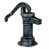 Robust nostalgisk dekorativ pump av gjutjärn
