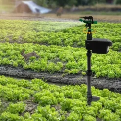 Solardriven djurskrämma - Rörelsesensor vattenspridare - Automatisk - Timer 10/20/30 min - 3–8 bar - För kranvatten - 4 batterier - Svart