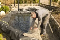 Stenfoder 1 m x 1 m bred För vattendragsbank Dammfoder Dammfoder Sandfärgad