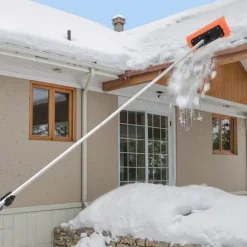 Taksnöraka - Snöskrapa för tak - Justerbar 2,25–5,62 m - Skumblad 45 cm - Förlängningsskaft - Halkfritt handtag - Lättvikt - För snö, löv och skräp