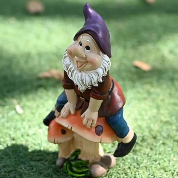 Trädgårdsdvärgstaty, gjord av hartsmaterial, lekfull dvärg som sitter på en svamp, trädgårdsdekoration, älvdvärgskulpturdekoration, juldekoration uto | CDON