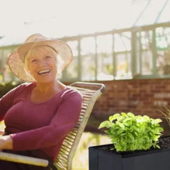 Upphöjd planteringslåda, Metall, 83x99x26 cm, Svart