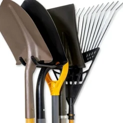 Väggfäste för trädgårdsredskap