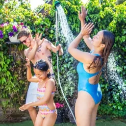 VONROC Trädgårdsdusch – Multifunktionellt Vattenmunstycke med 3 Sprutinställningar, 180° Justerbart Huvud, Väggfäste och Spännband